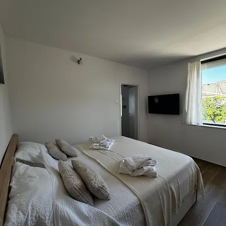 Vakantiehuis Kuca Za Odmor Nera *