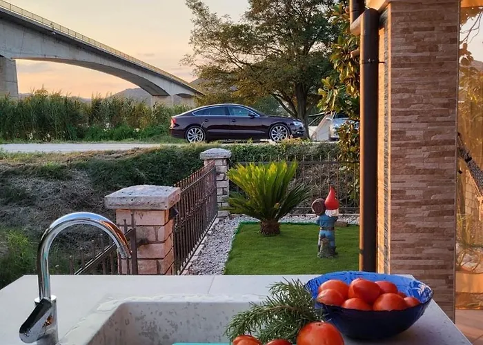 بيت للعطل Kuca Za Odmor Nera Komin (Dubrovnik-Neretva)